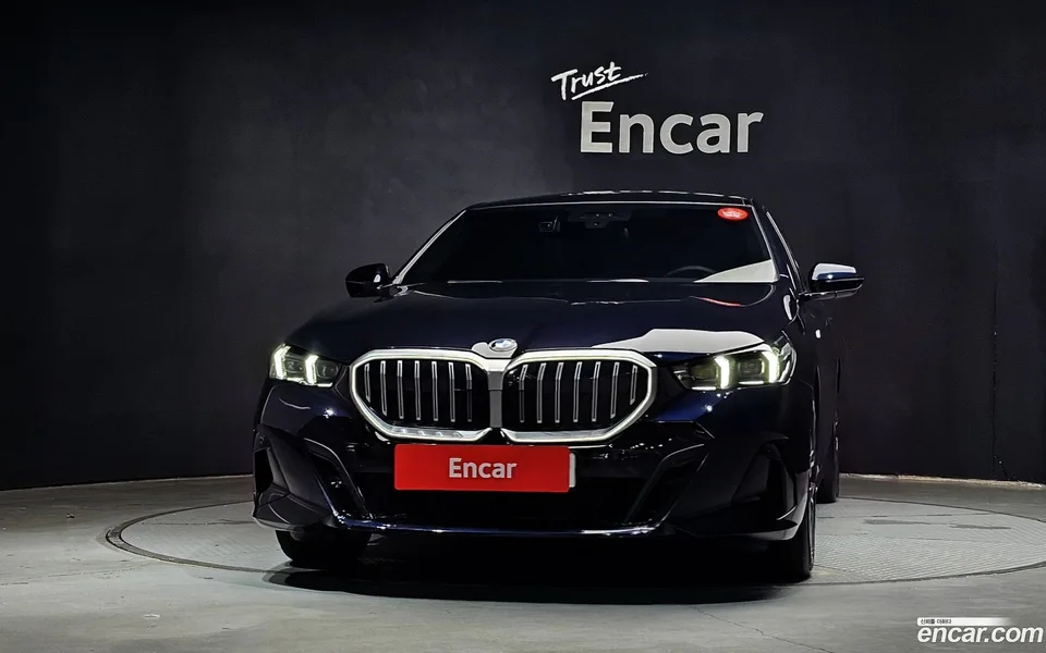 BMW 5 Series 523d M 2024 — thumbnail 3