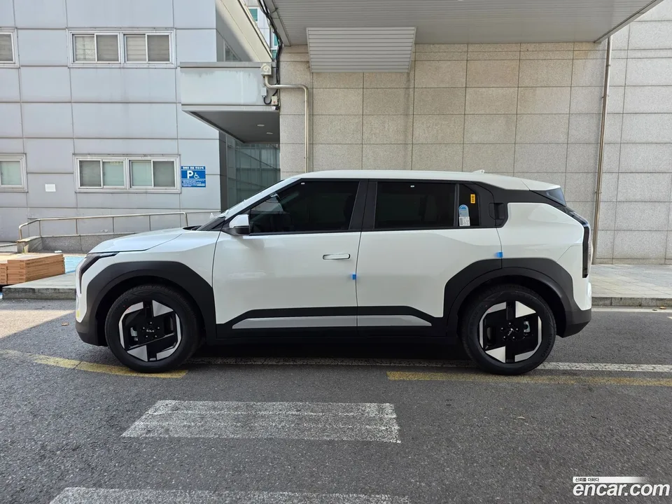 Kia EV3 2WD 2026 — thumbnail 3