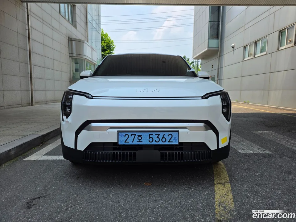Kia EV3 2WD 2026 — photo 1, buy with delivery to Moscow