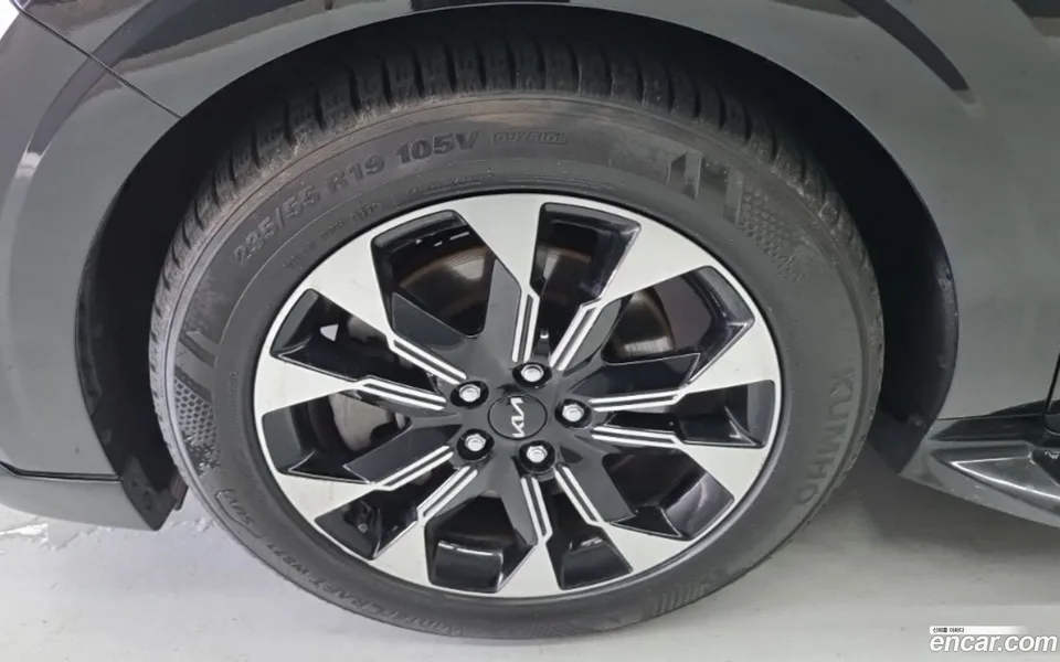 Kia Carnival 9 2022 — thumbnail 2