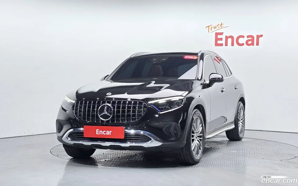 Mercedes-Benz GLC-Class GLC300 4MATIC 2024 — thumbnail 3