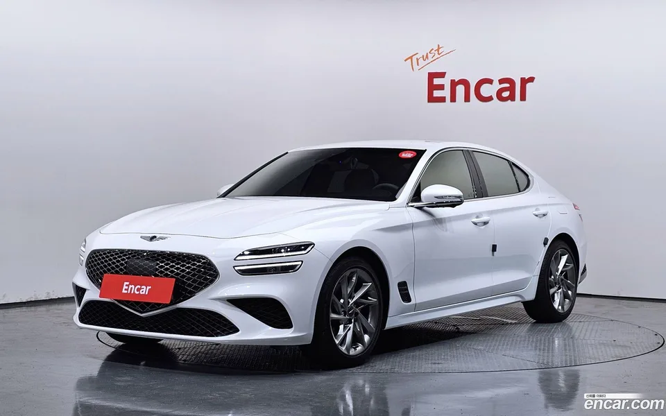 Genesis G70 2.0T 2WD 2023 — фото 1, купить с доставкой в Москву