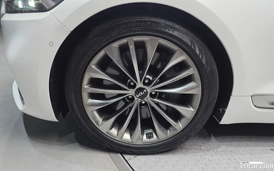 Kia K9 3.3 T-GDI AWD 2022 — thumbnail 2