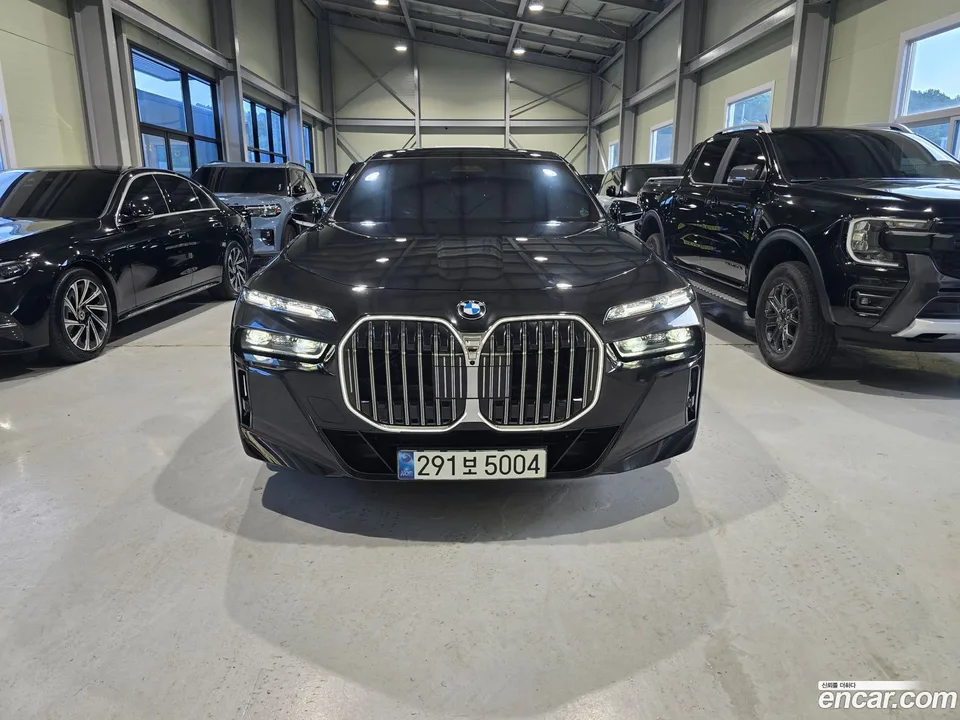 BMW 7 Series 740d xDrive M 2025 — photo 1, buy with delivery to Moscow