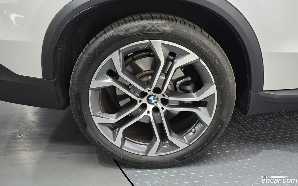 BMW X5 xDrive 50e xLine 2025 — thumbnail 2