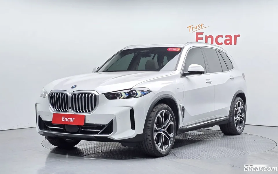 BMW X5 xDrive 50e xLine 2025 — photo 1, buy with delivery to Moscow
