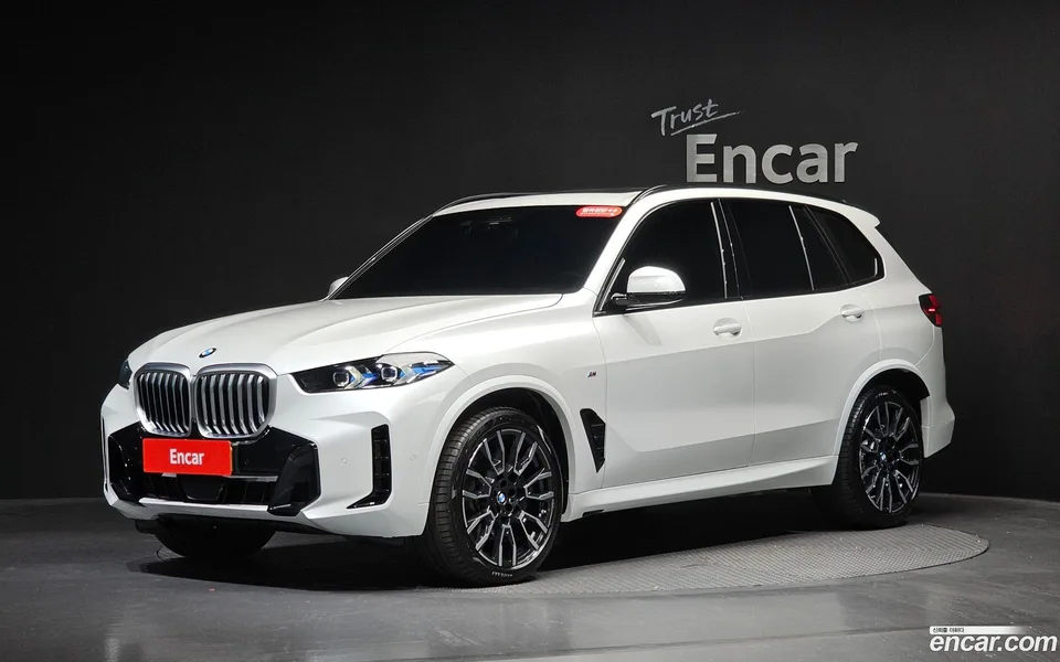 BMW X5 xDrive 40i M 2025 — фото 1, купить с доставкой в Москву