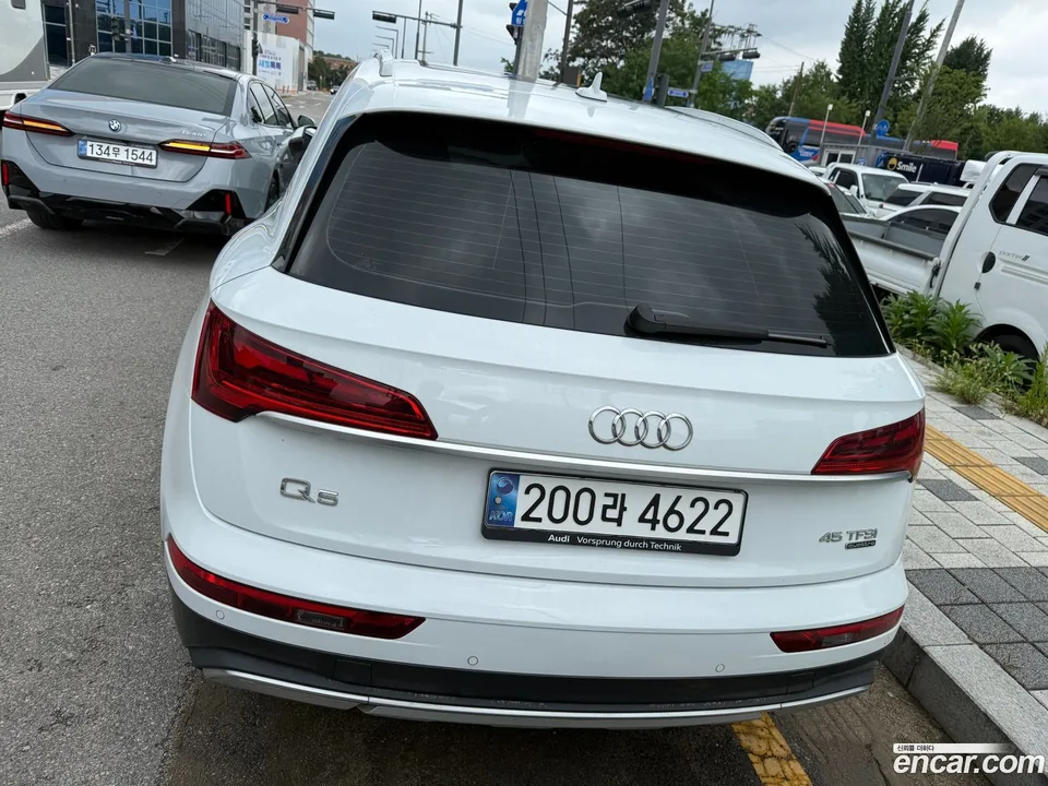 Audi Q5 45 TFSI 2023 — thumbnail 3