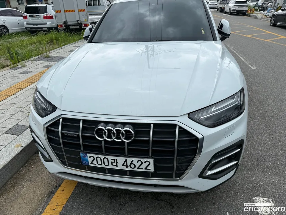 Audi Q5 45 TFSI 2023 — photo 1, buy with delivery to Moscow