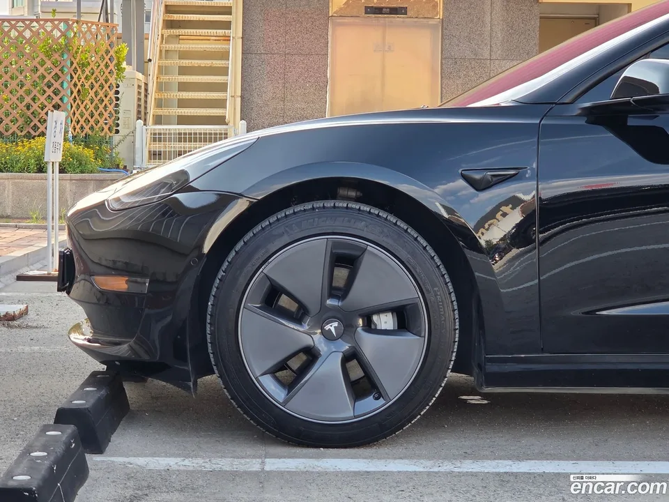 Tesla Model 3 AWD 2022 — миниатюра 2