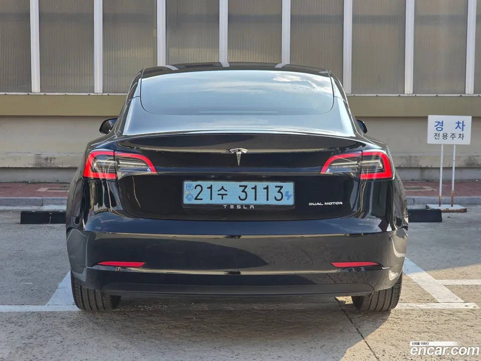 Tesla Model 3 AWD 2022 — миниатюра 4