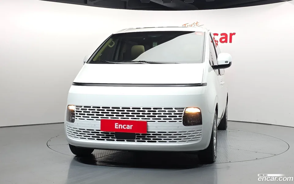 Hyundai Staria L3.5 11 2025 — thumbnail 3