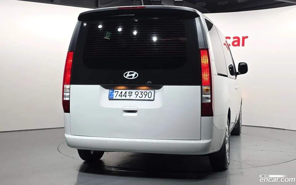 Hyundai Staria L3.5 11 2025 — thumbnail 4
