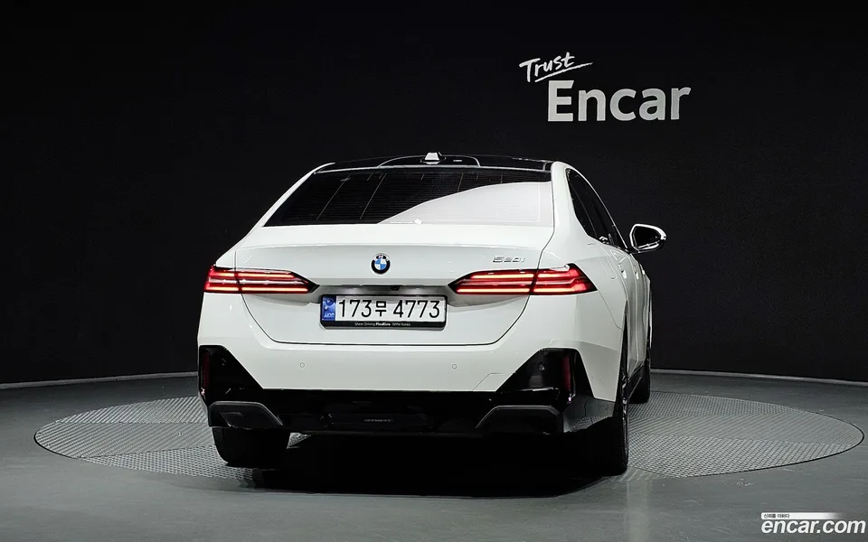 BMW 5 Series 520i M 2024 — thumbnail 4