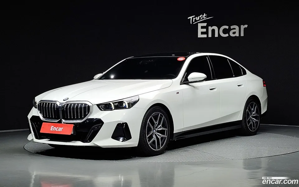 BMW 5 Series 520i M 2024 — photo 1, buy with delivery to Moscow