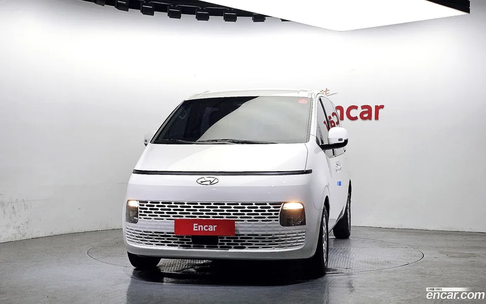 Hyundai Staria L3.5 / 2022 — thumbnail 3