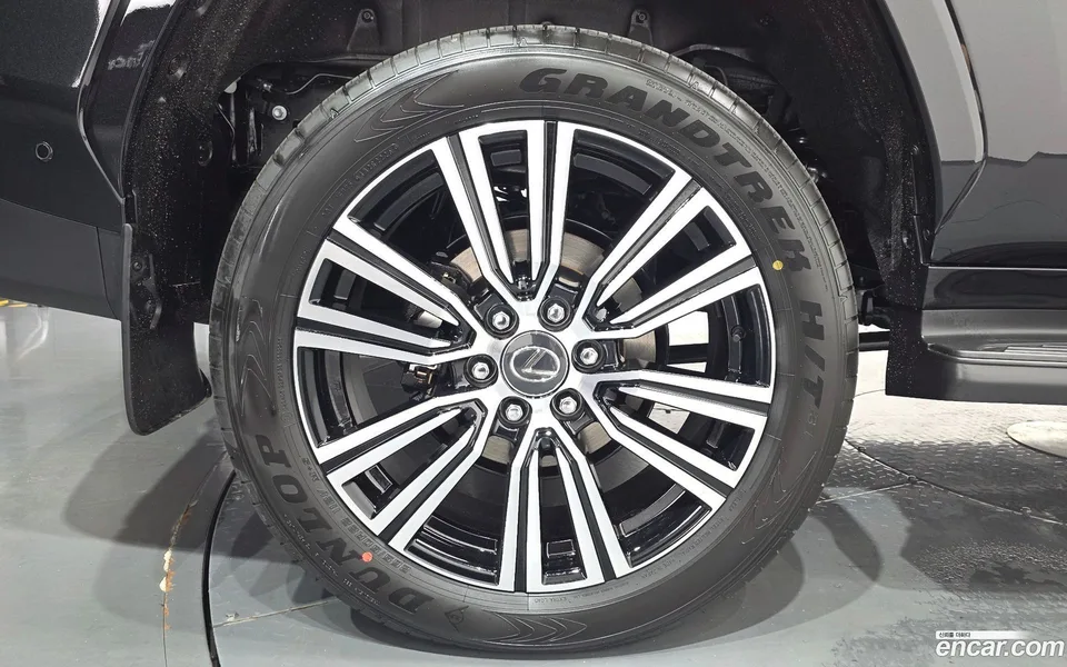 Lexus LX 700h 2026 — thumbnail 5