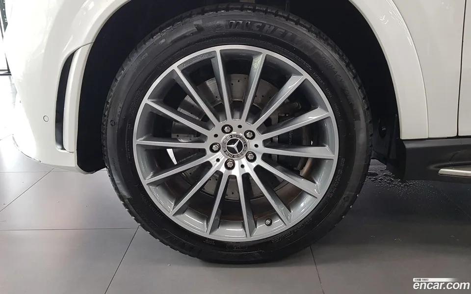 Mercedes-Benz GLE-Class GLE400d 4MATIC 2023 — thumbnail 2