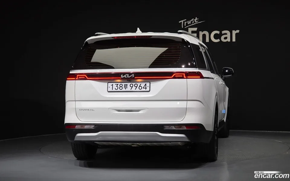 Kia Carnival 9 2022 — thumbnail 4