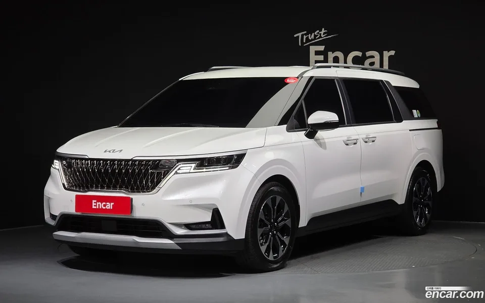 Kia Carnival 9 2022 — photo 1, buy with delivery to Moscow