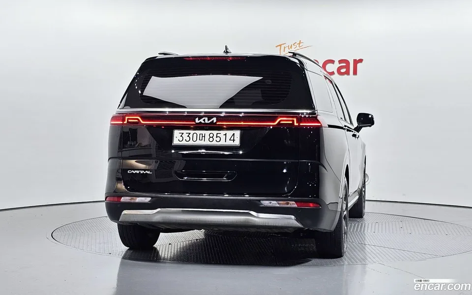 Kia Carnival 9 2023 — thumbnail 4