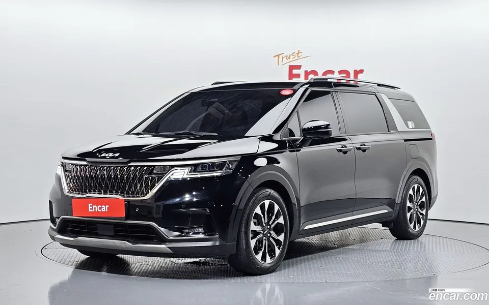 Kia Carnival 9 2023 — photo 1, buy with delivery to Moscow