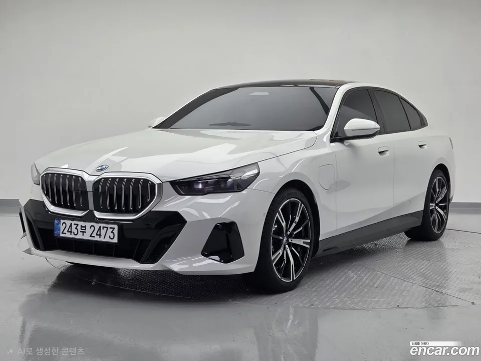BMW 5 Series 530e M 2026 — фото 1, купить с доставкой в Москву