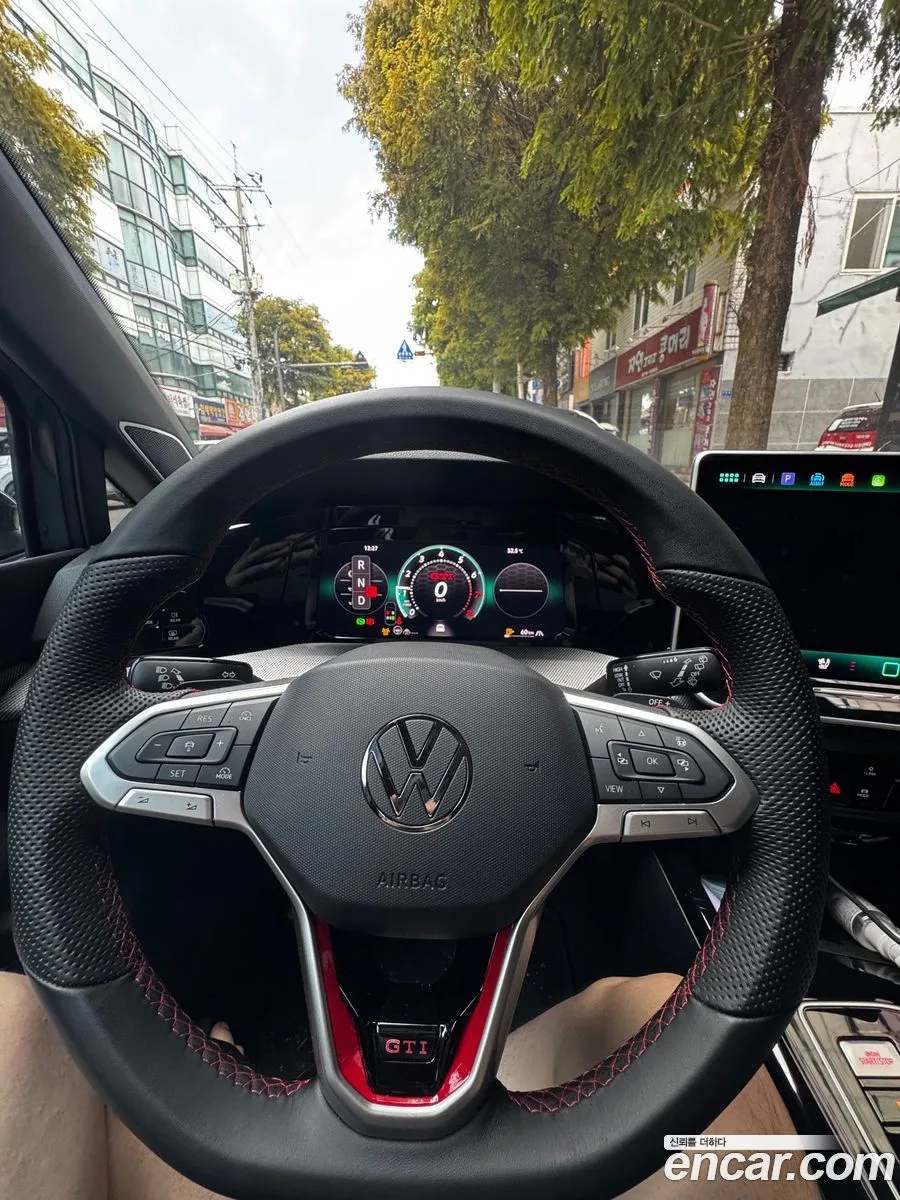 Volkswagen Golf 2.0 GTI 2026 — photo 1, buy with delivery to Moscow