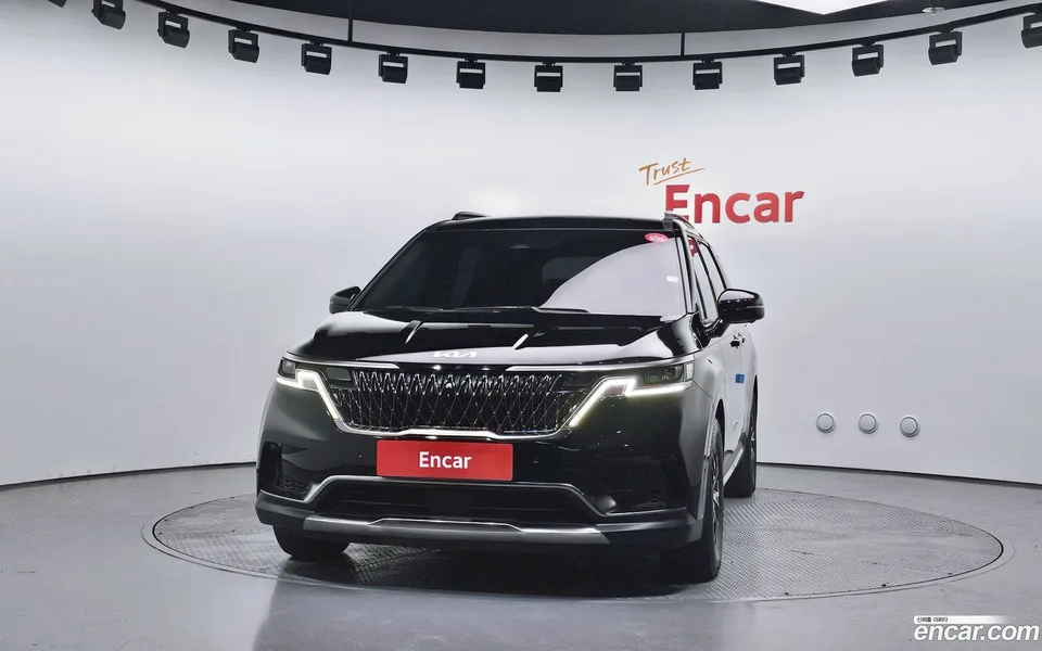 Kia Carnival 9 2023 — thumbnail 3
