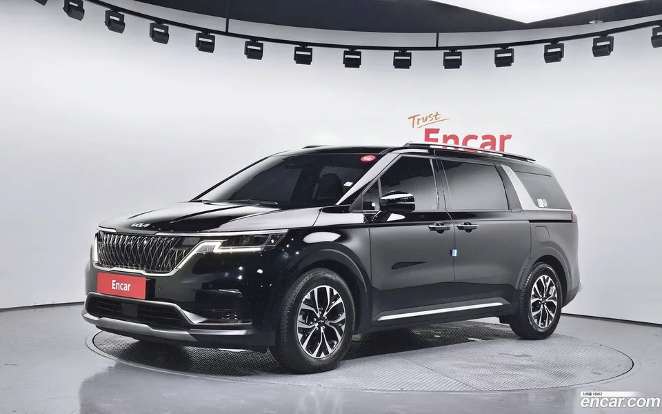 Kia Carnival 9 2023 — photo 1, buy with delivery to Moscow