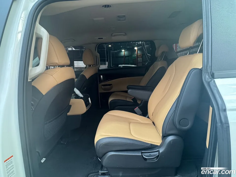 Kia Carnival 9 2023 — photo 1, buy with delivery to Moscow