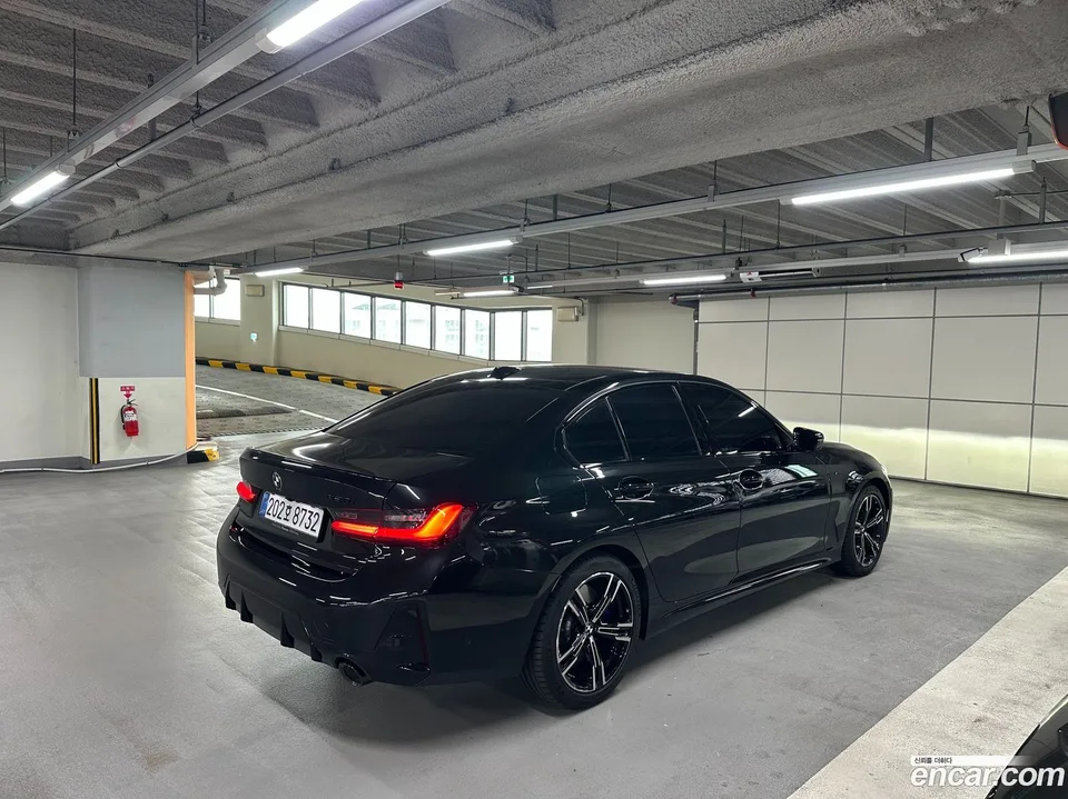 BMW 3 Series 320i M 2026 — миниатюра 2