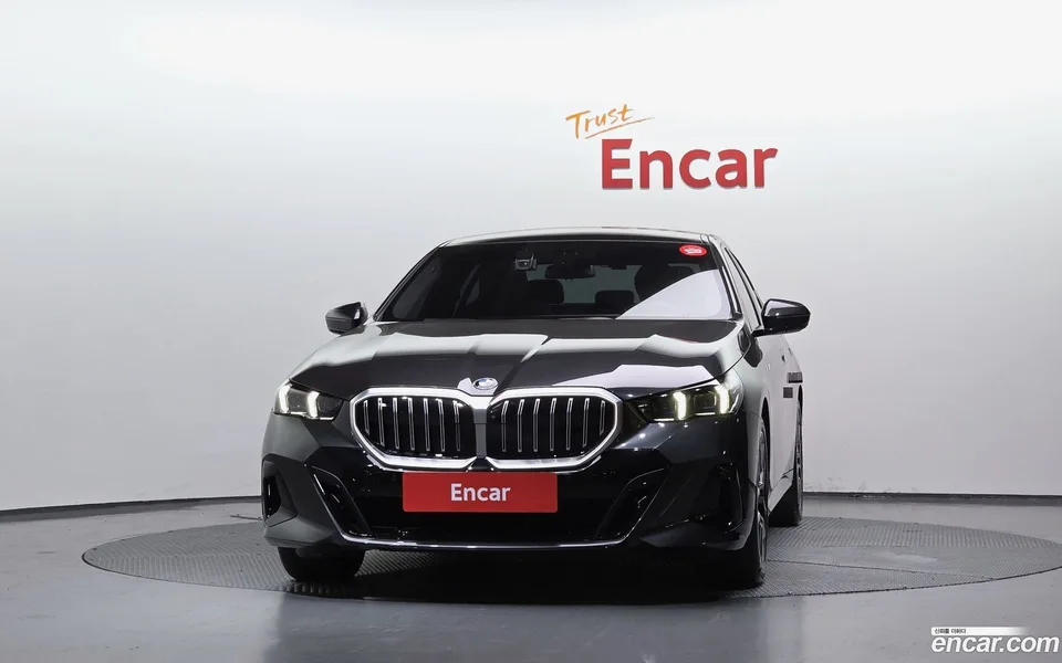 BMW 5 Series 523d M 2025 — thumbnail 3