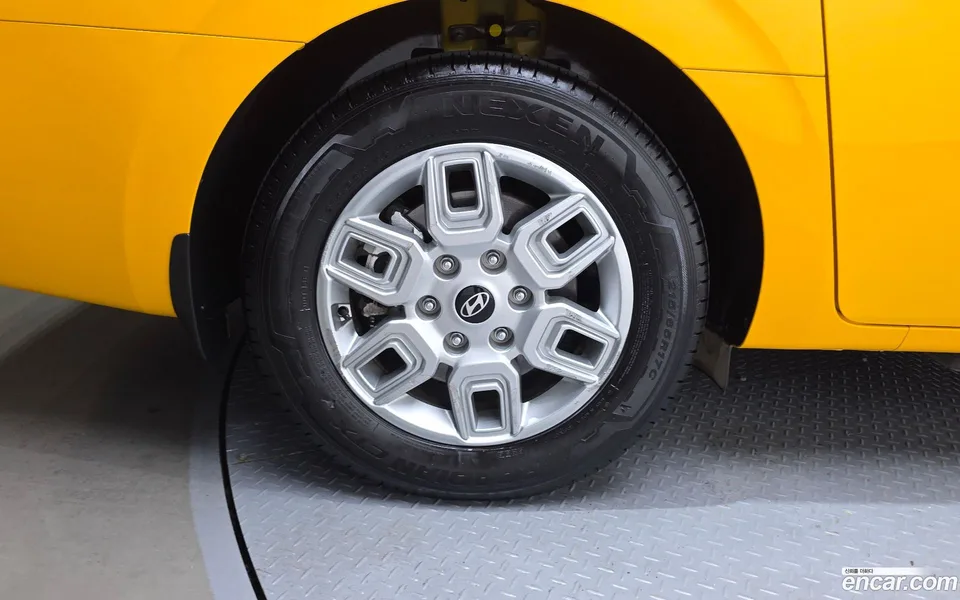 Hyundai Staria L3.5 2024 — thumbnail 2