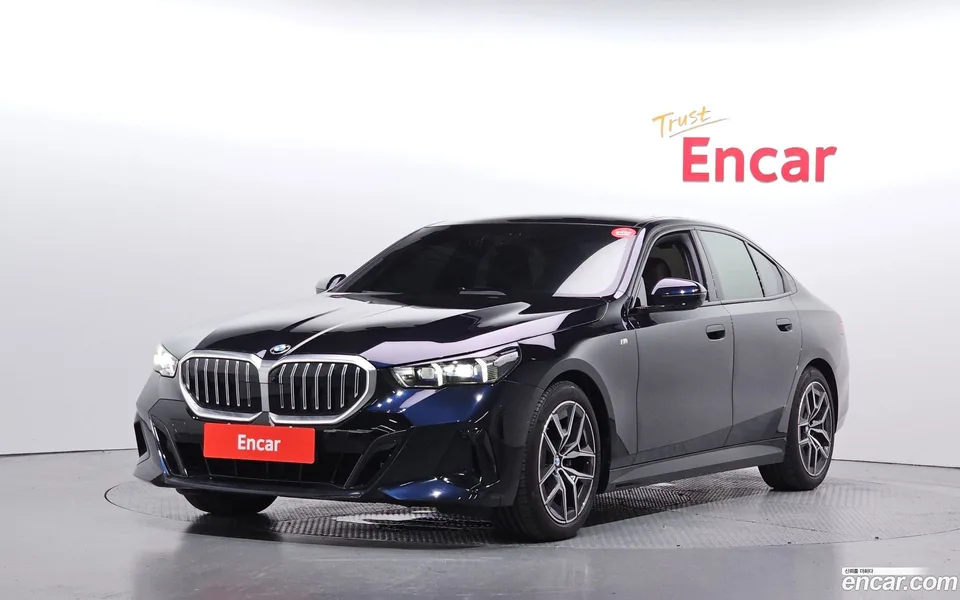 BMW 5 Series 520i M 2024 — photo 1, buy with delivery to Moscow