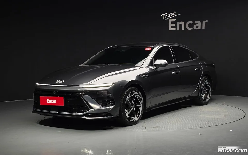 Hyundai Sonata The Edge Hybrid 2023 — photo 1, buy with delivery to Moscow