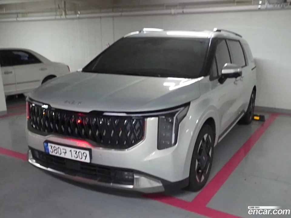 Kia Carnival HEV 9 2024 — photo 1, buy with delivery to Moscow