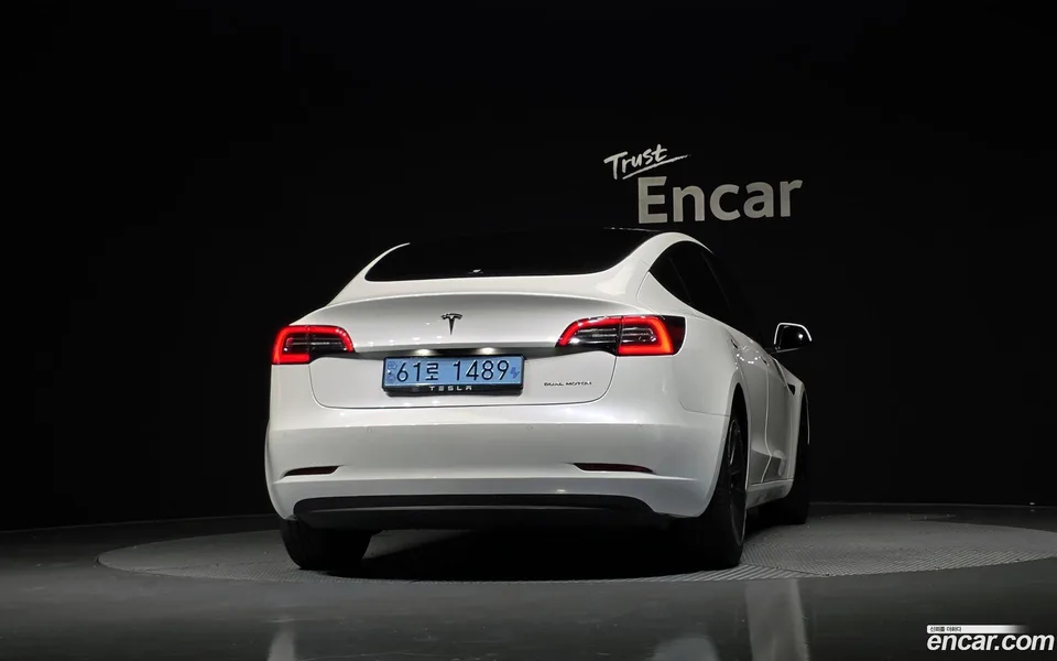 Tesla Model 3 AWD 2022 — thumbnail 4