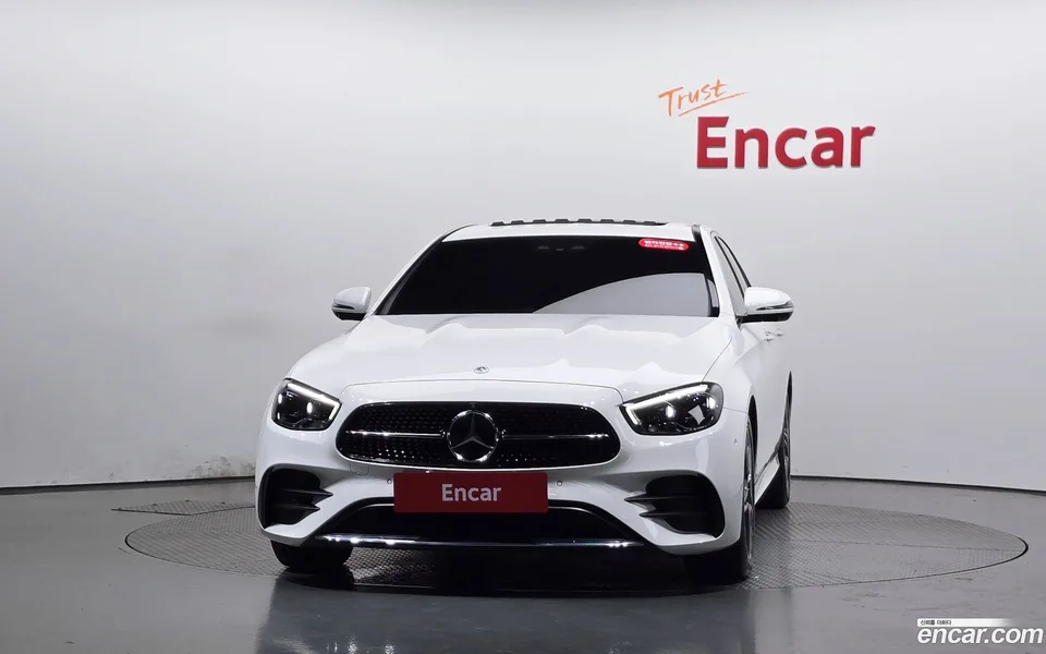 Mercedes-Benz E-Class E250 AMG Line 2023 — thumbnail 3