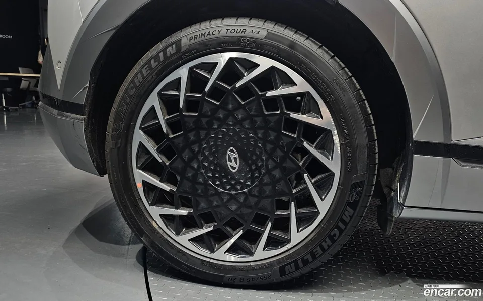 Hyundai Ioniq 5 AWD 2024 — thumbnail 2