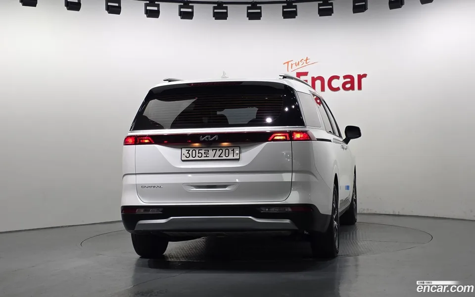 Kia Carnival 9 2022 — thumbnail 4
