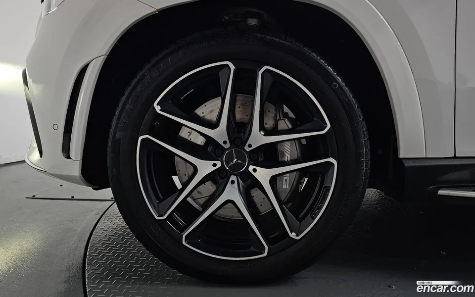 Mercedes-Benz GLE-Class AMG GLE53 4MATIC+ 2023 — thumbnail 5