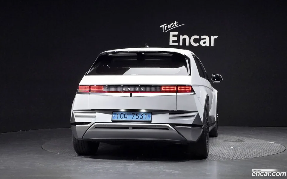 Hyundai Ioniq 5 2023 — thumbnail 4
