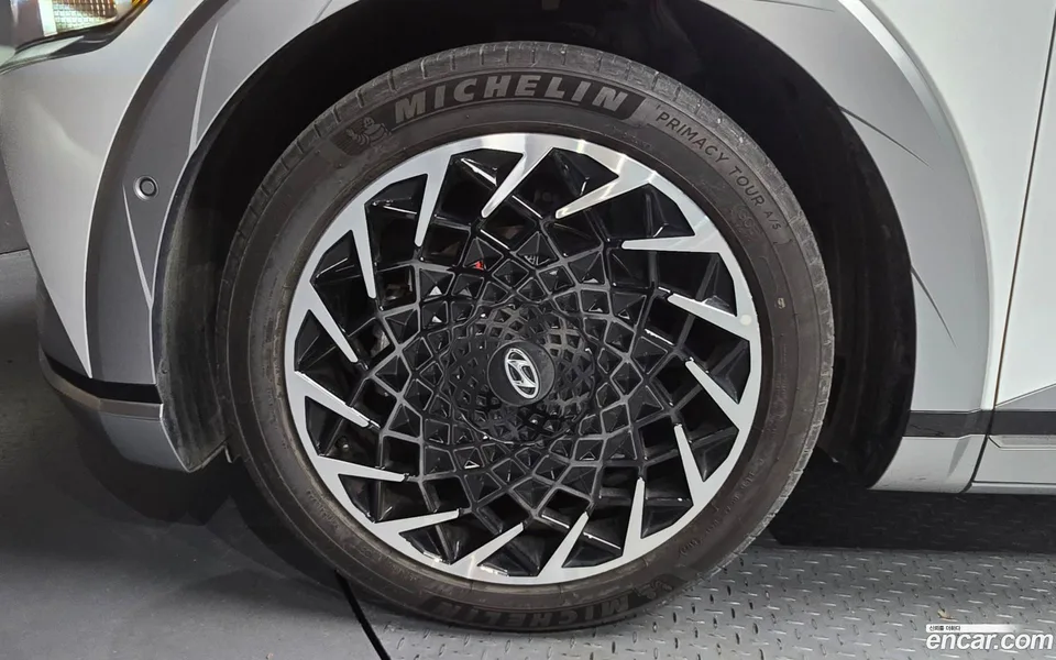 Hyundai Ioniq 5 2023 — thumbnail 5