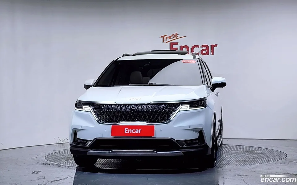 Kia Carnival 9 2023 — thumbnail 3