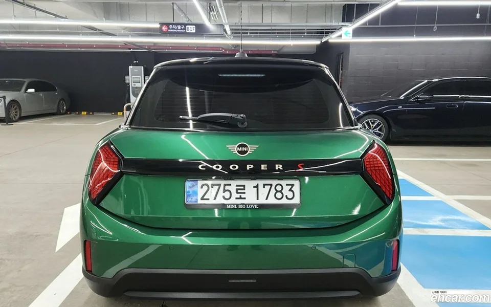 MINI Cooper S 5 2025 — thumbnail 4