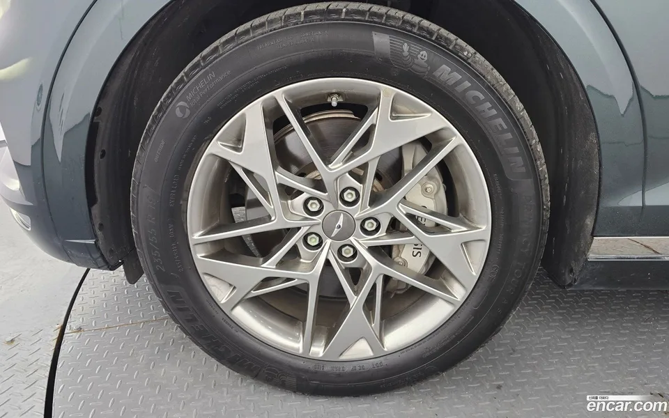 Genesis GV70 2.5T 2WD 2023 — thumbnail 2