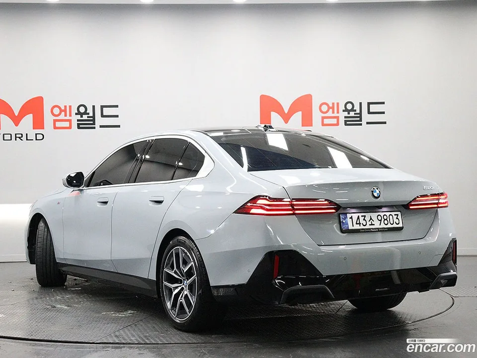 BMW 5 Series 520i M 2024 — thumbnail 4
