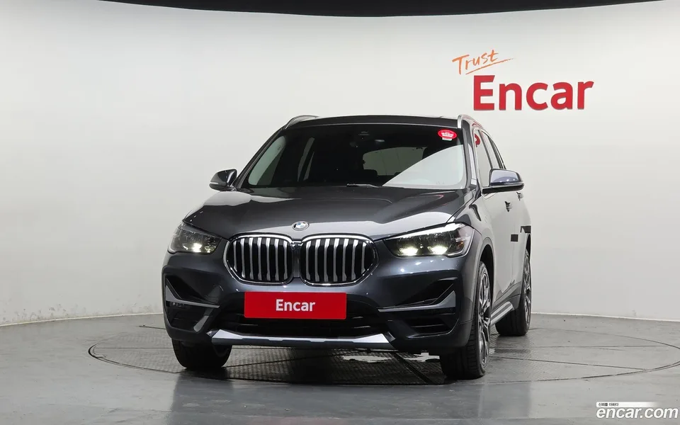 BMW X1 xDrive 20i xLine 2022 — thumbnail 3
