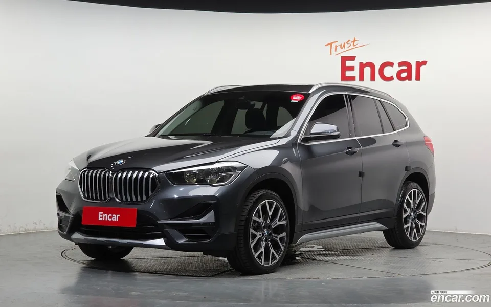 BMW X1 xDrive 20i xLine 2022 — photo 1, buy with delivery to Moscow